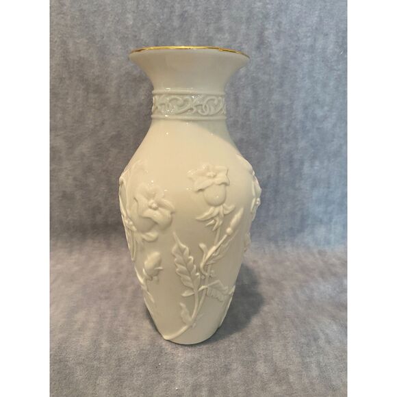 Lenox‎ Floral Meadow Canterbury Vase 8" Ivory Flowers Gold Trim NEW #823287 - Picture 4 of 8